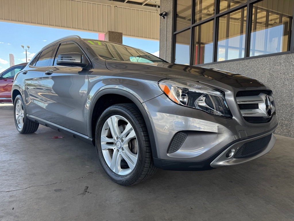 2017 Mercedes-Benz GLA-Class Image 41