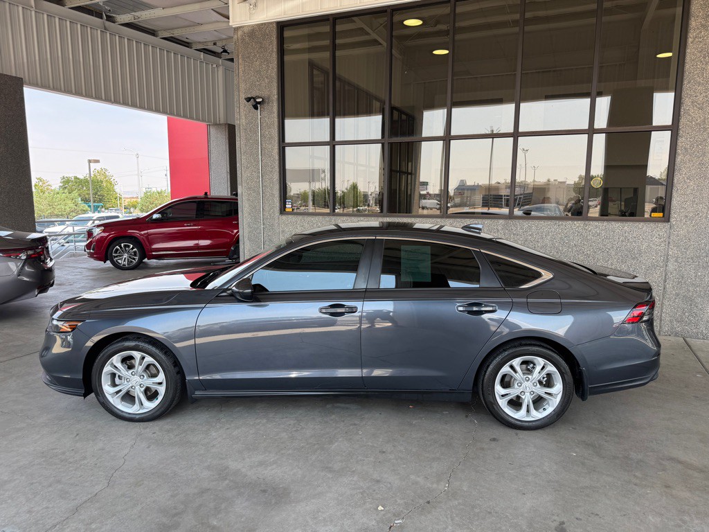 2023 Honda Accord Image 2