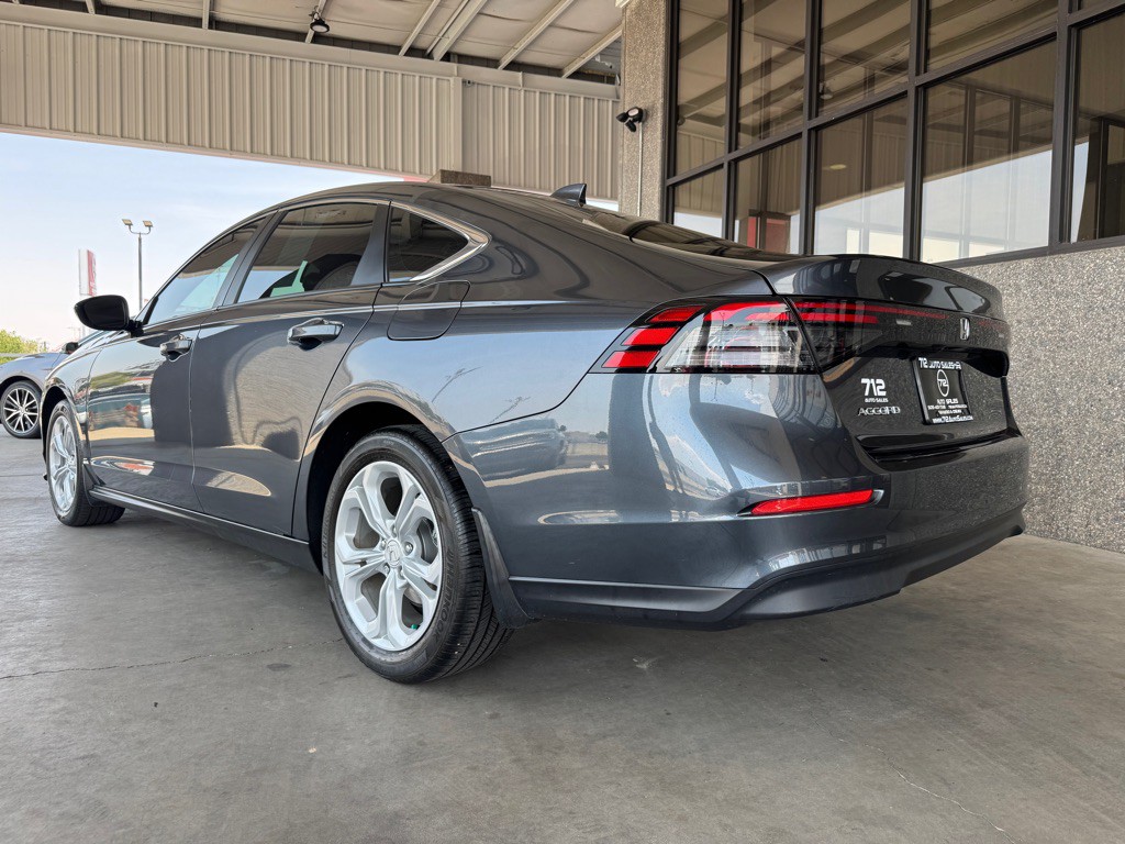 2023 Honda Accord Image 30