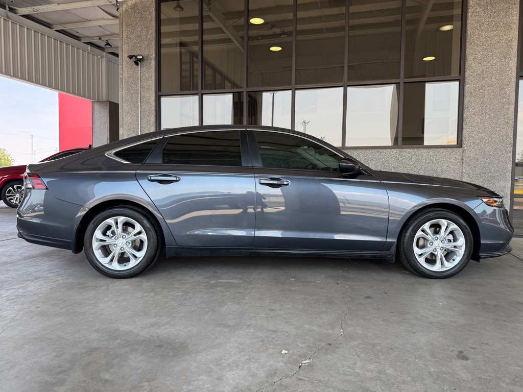 2023 Honda Accord Image 36