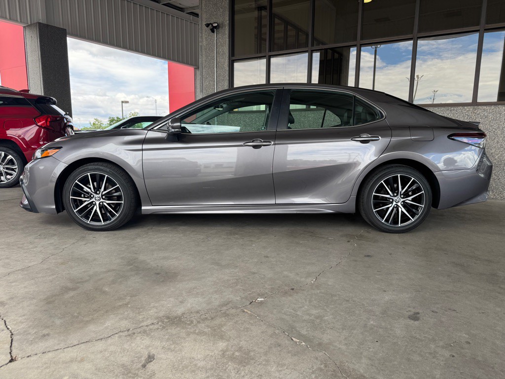 2023 Toyota Camry Image 28