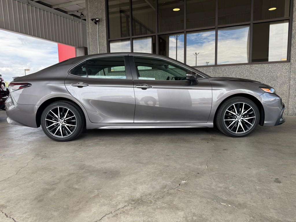 2023 Toyota Camry Image 36