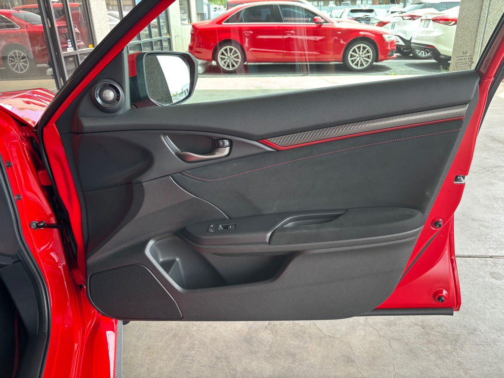 2018 Honda Civic Image 33