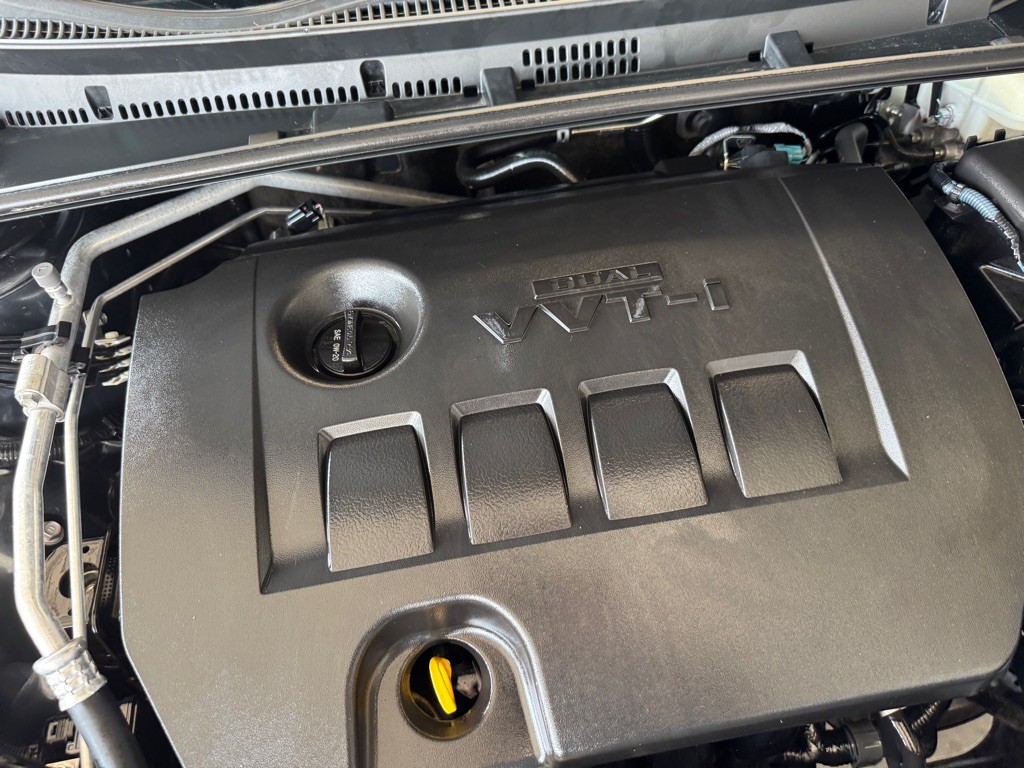 2017 Toyota Corolla Image 21