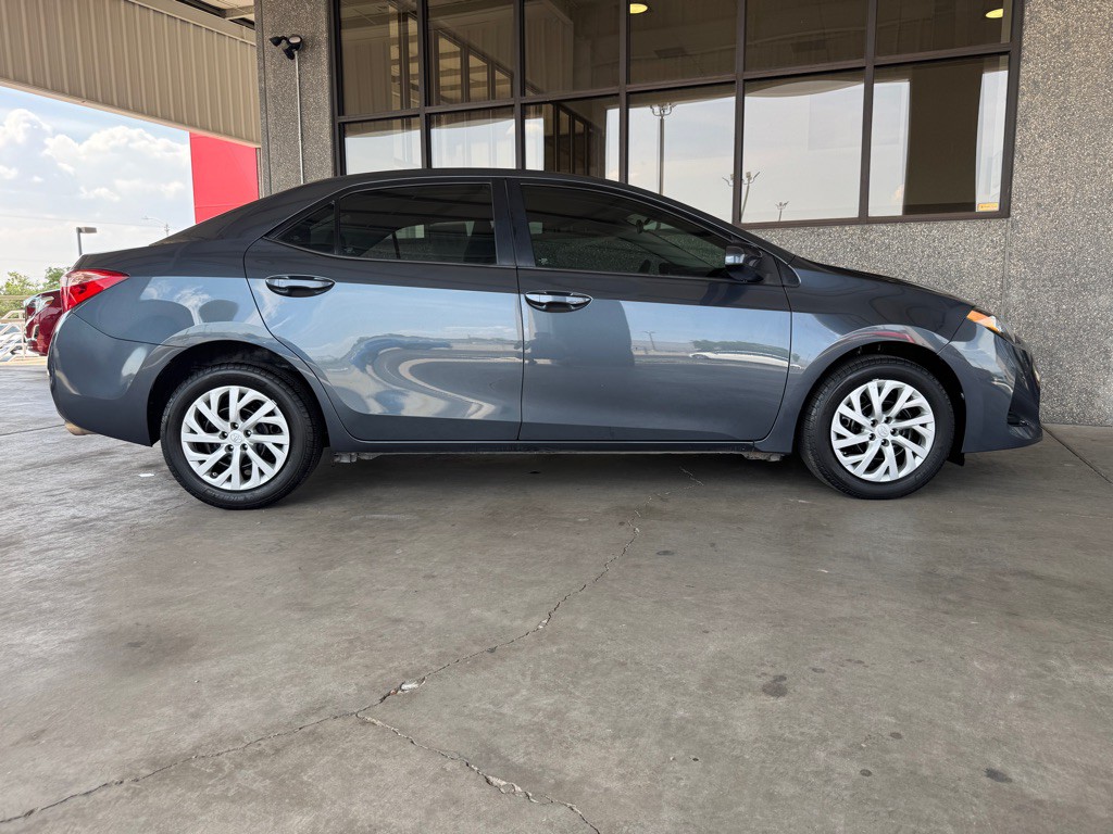 2017 Toyota Corolla Image 36