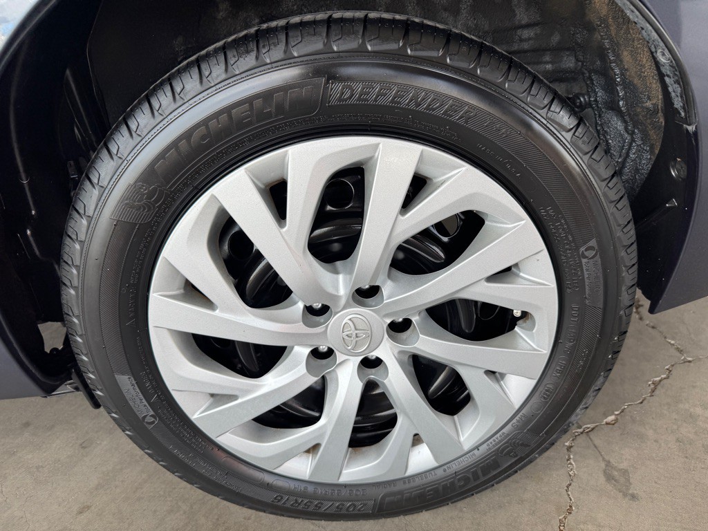 2017 Toyota Corolla Image 39