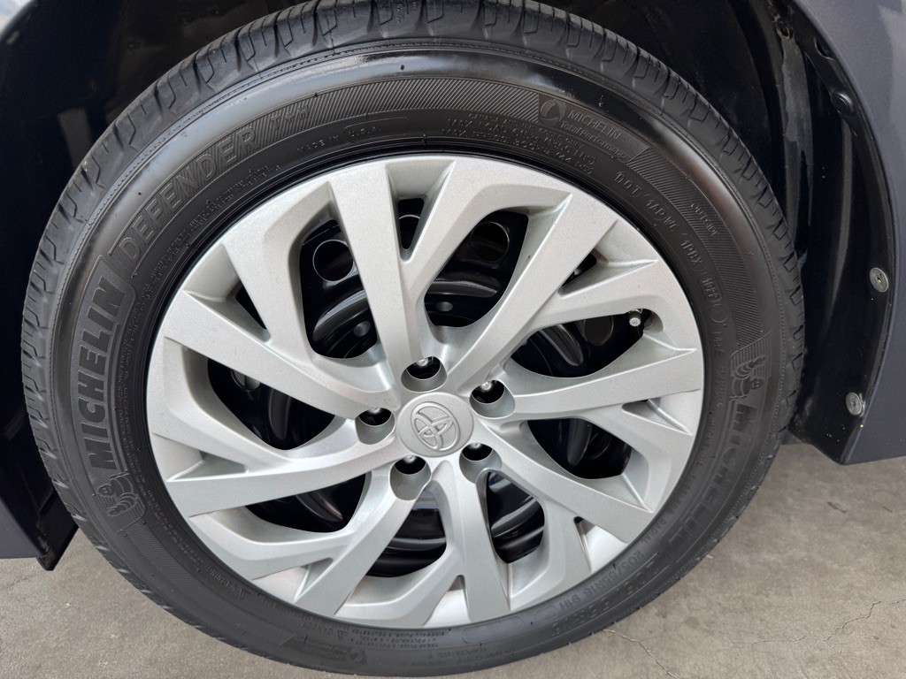 2017 Toyota Corolla Image 40