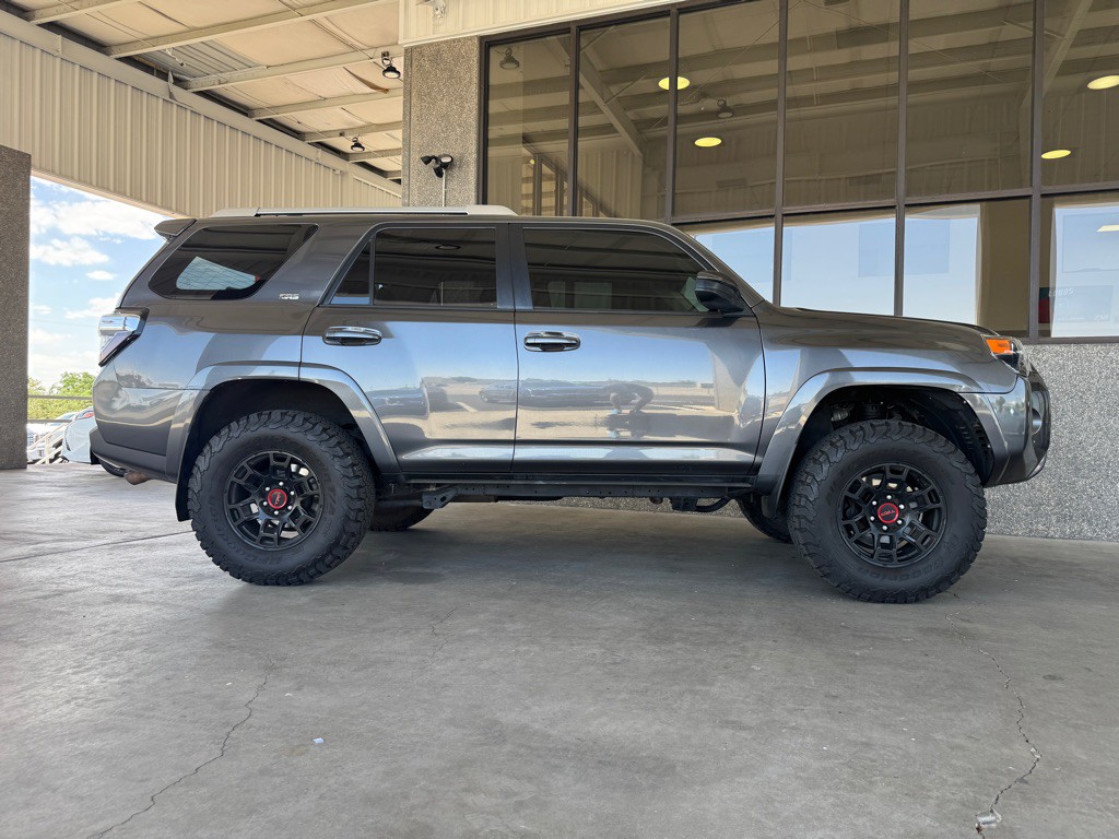 2014 Toyota 4Runner Image 35