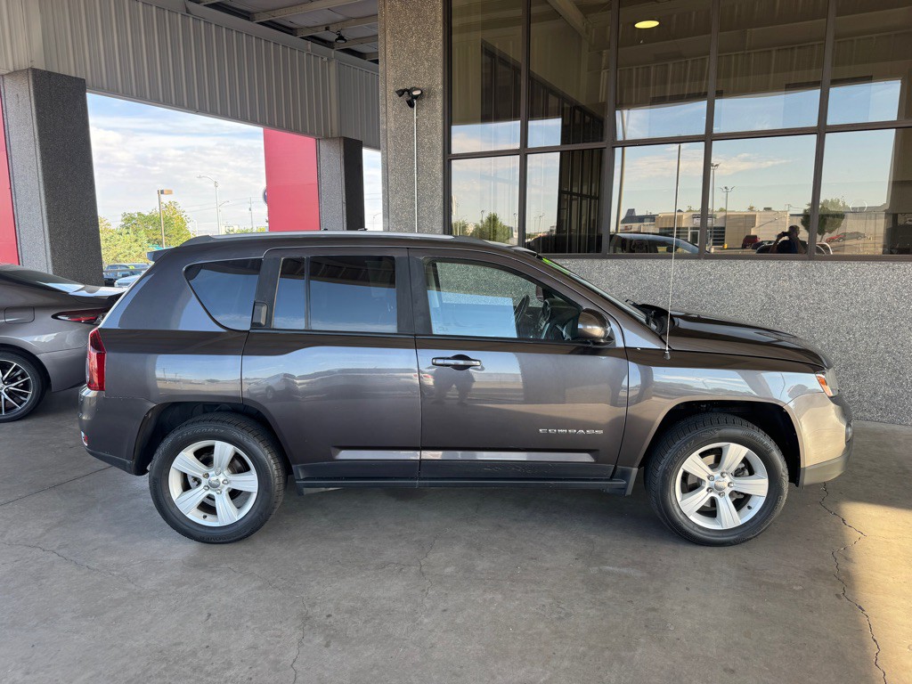 2017 Jeep Compass Image 3