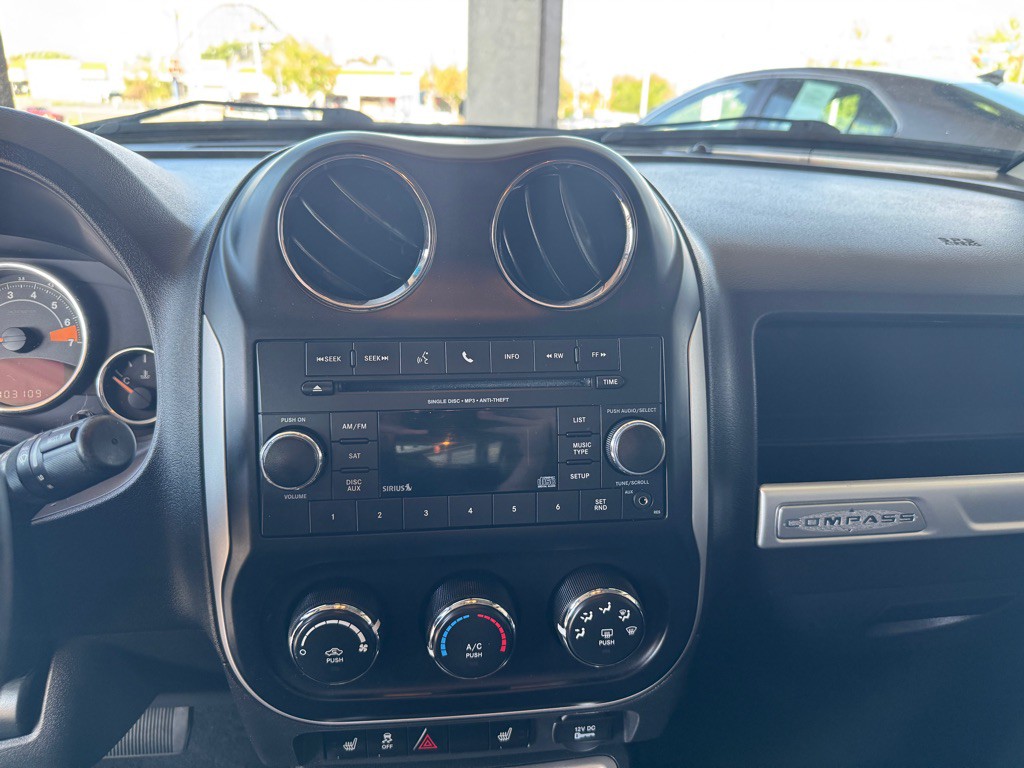 2017 Jeep Compass Image 13