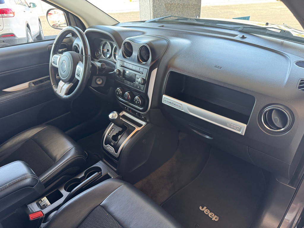 2017 Jeep Compass Image 20