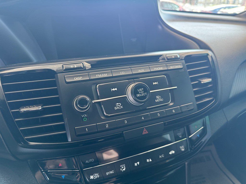 2016 Honda Accord Image 13
