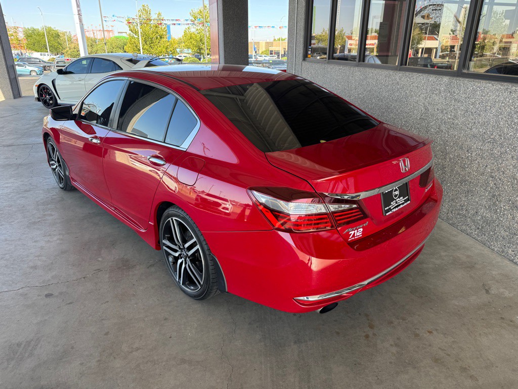 2016 Honda Accord Image 30
