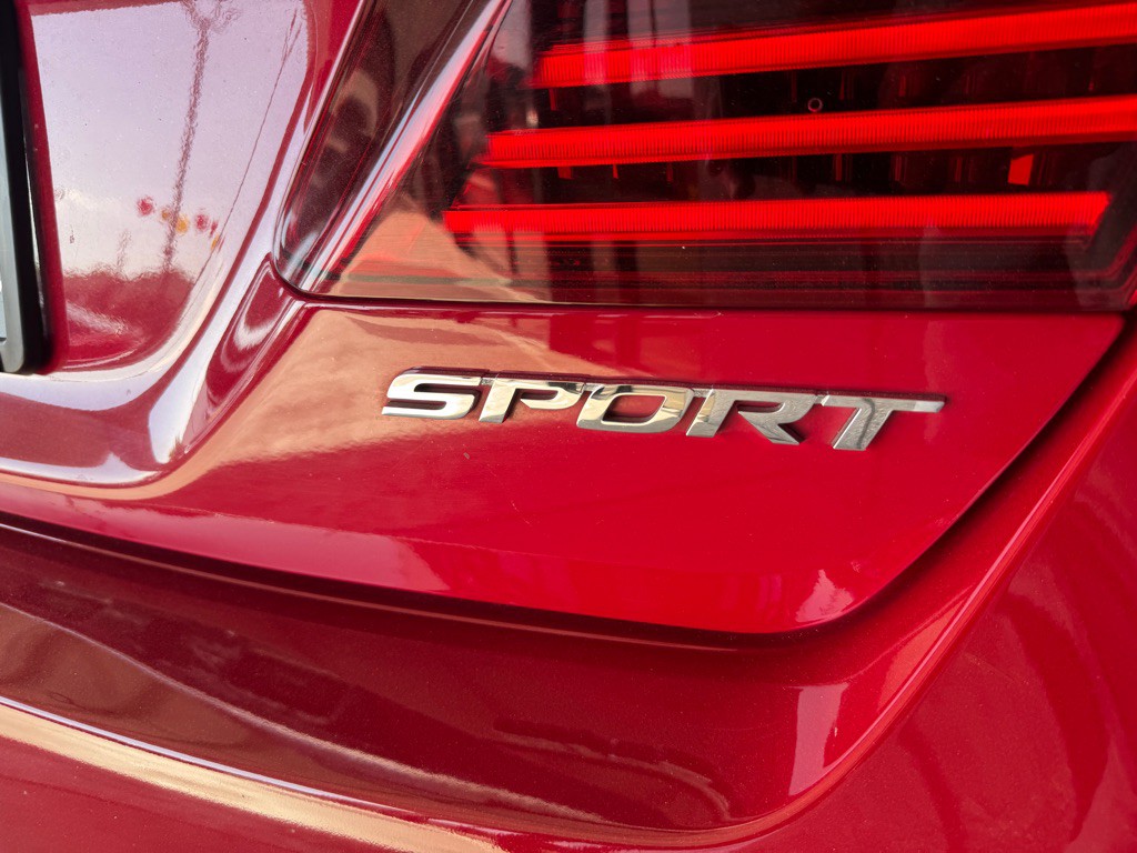 2016 Honda Accord Image 32
