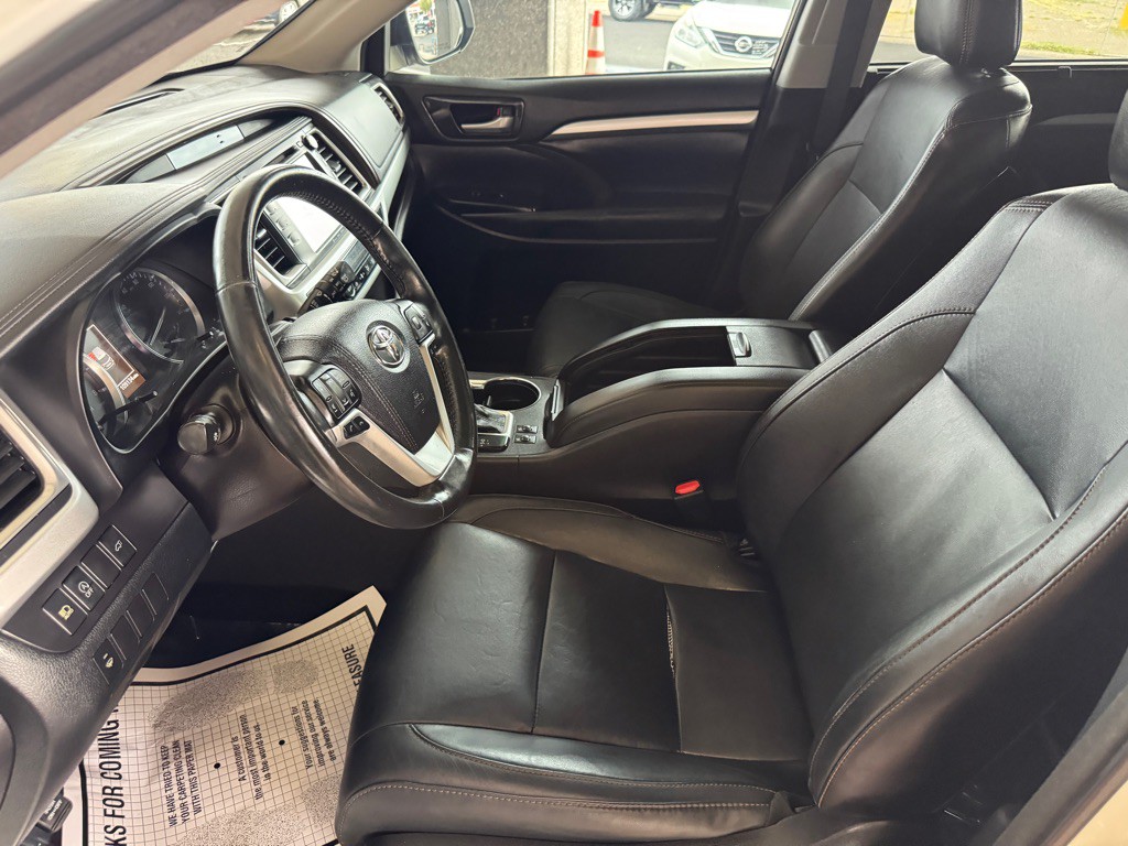 2018 Toyota Highlander Image 6