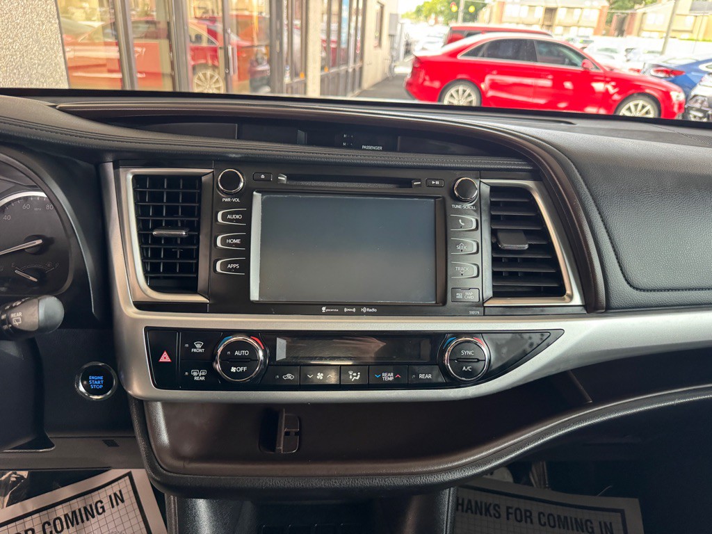2018 Toyota Highlander Image 13