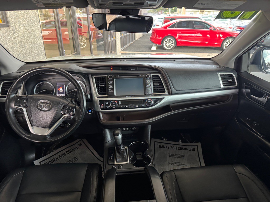 2018 Toyota Highlander Image 18