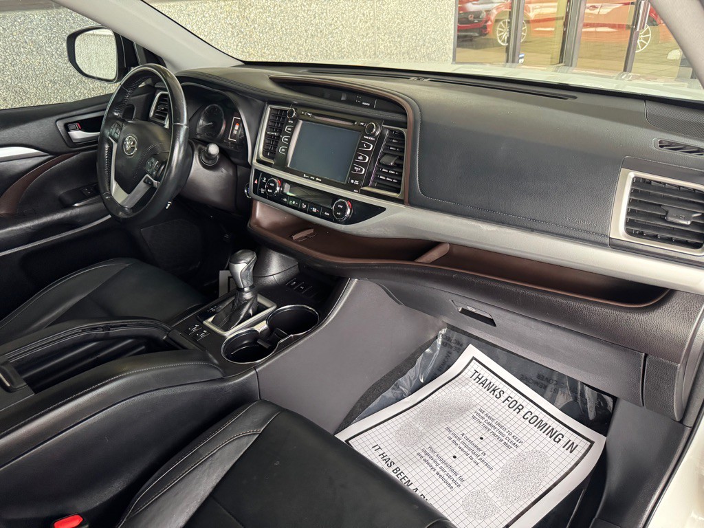2018 Toyota Highlander Image 24