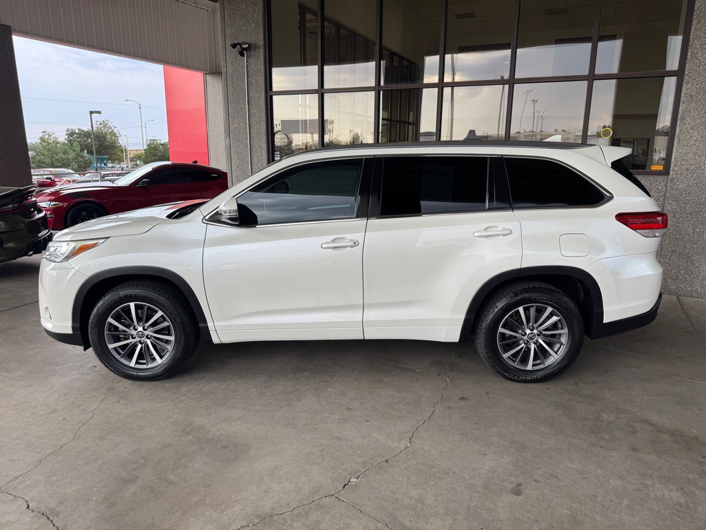 2018 Toyota Highlander Image 32