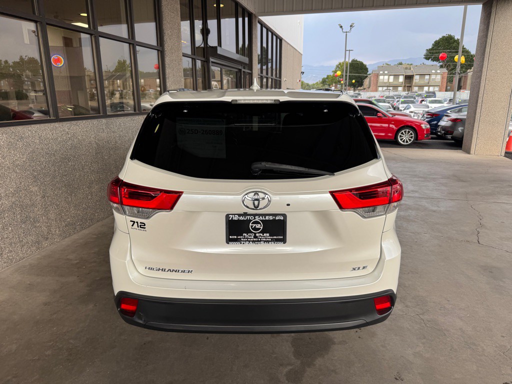2018 Toyota Highlander Image 36