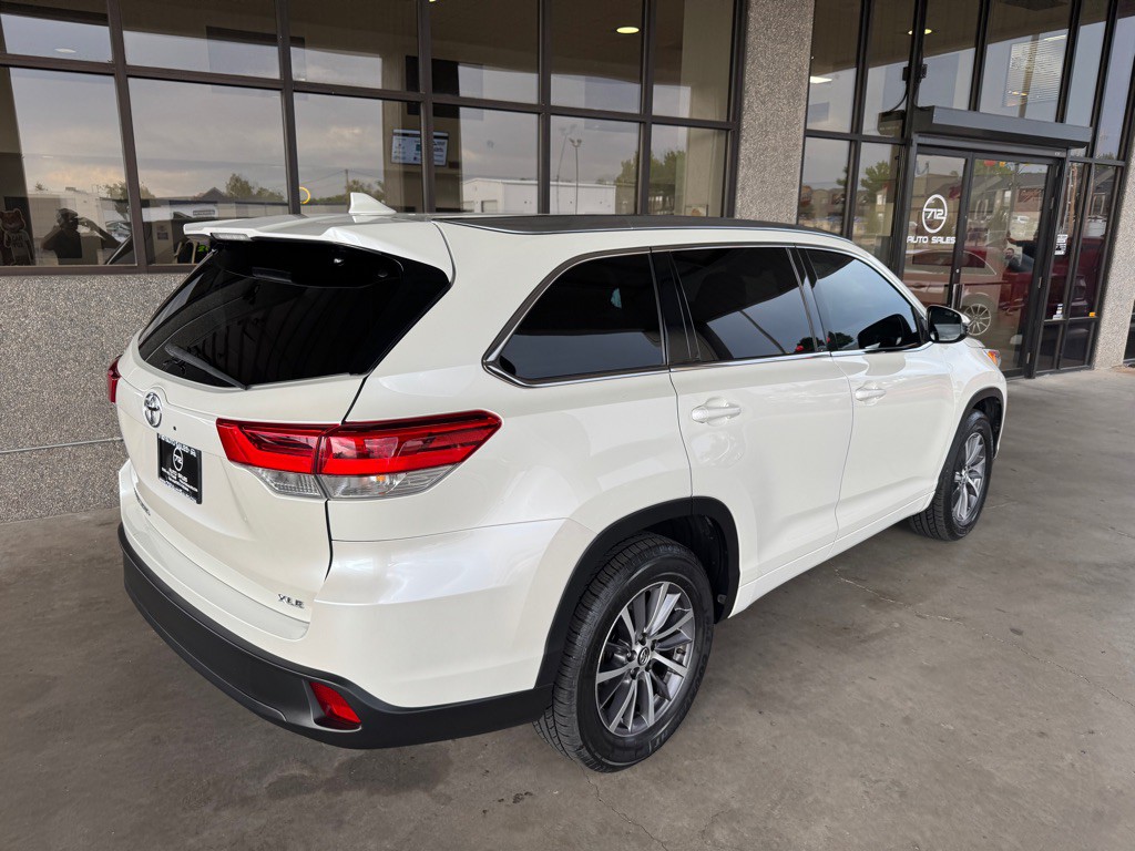 2018 Toyota Highlander Image 39