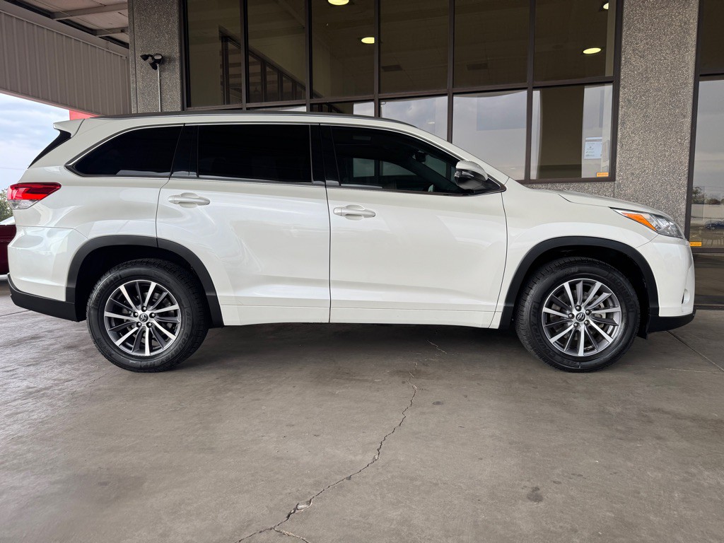2018 Toyota Highlander Image 42