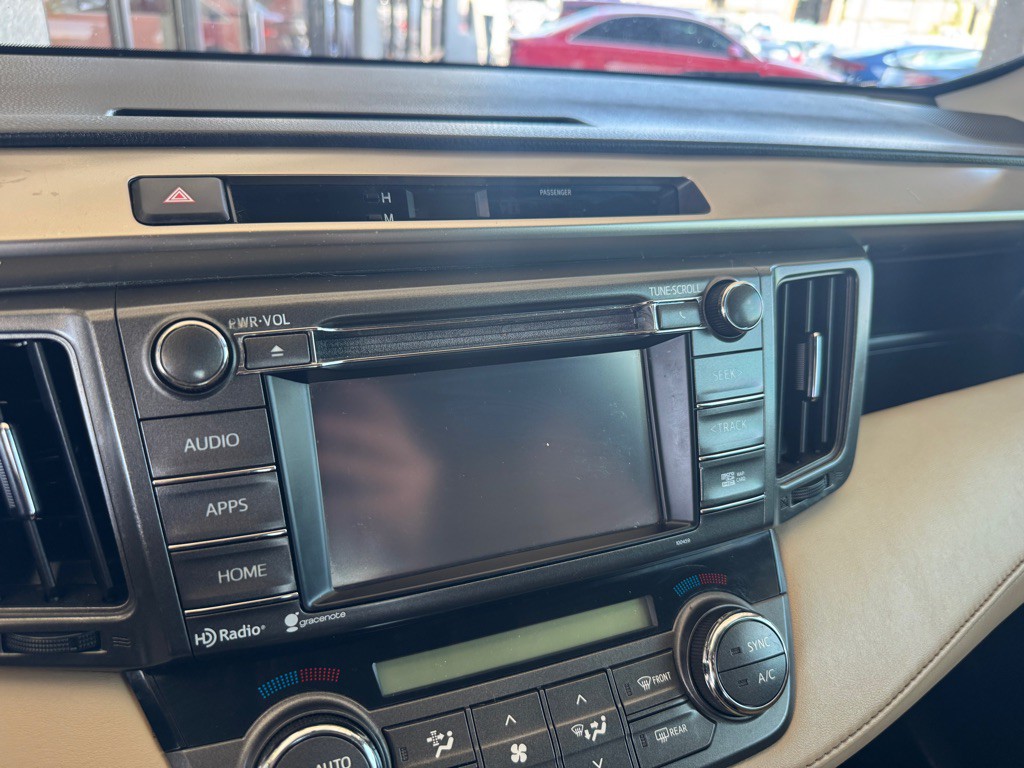 2015 Toyota Rav4 Image 13