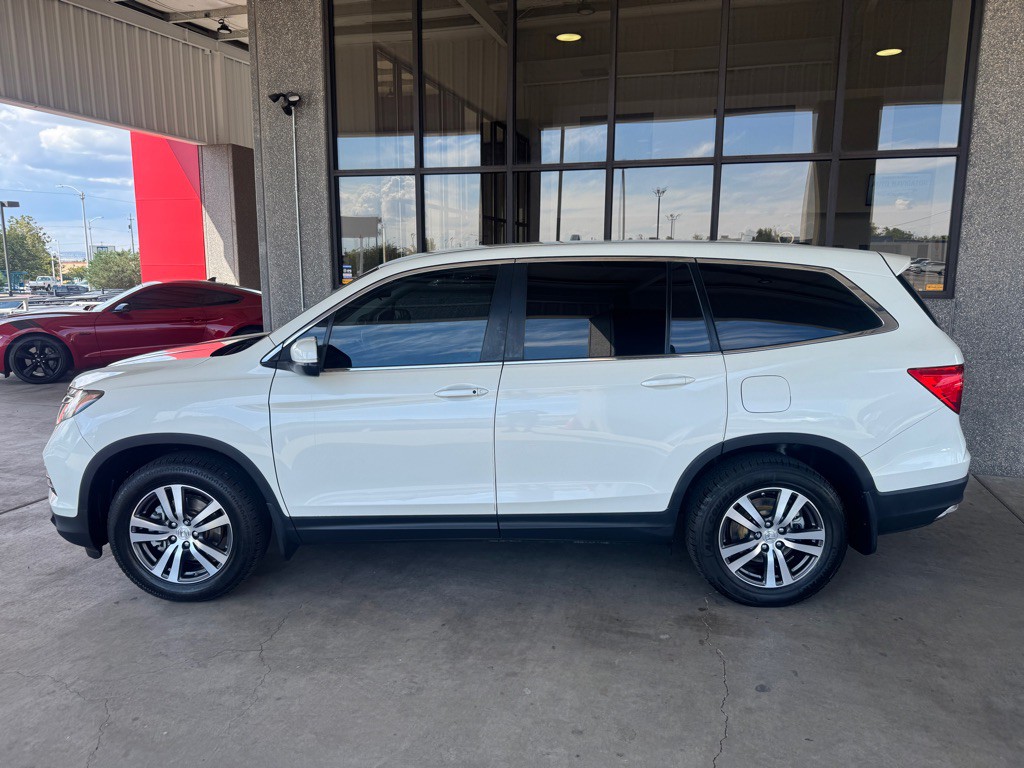 2017 Honda Pilot Image 2