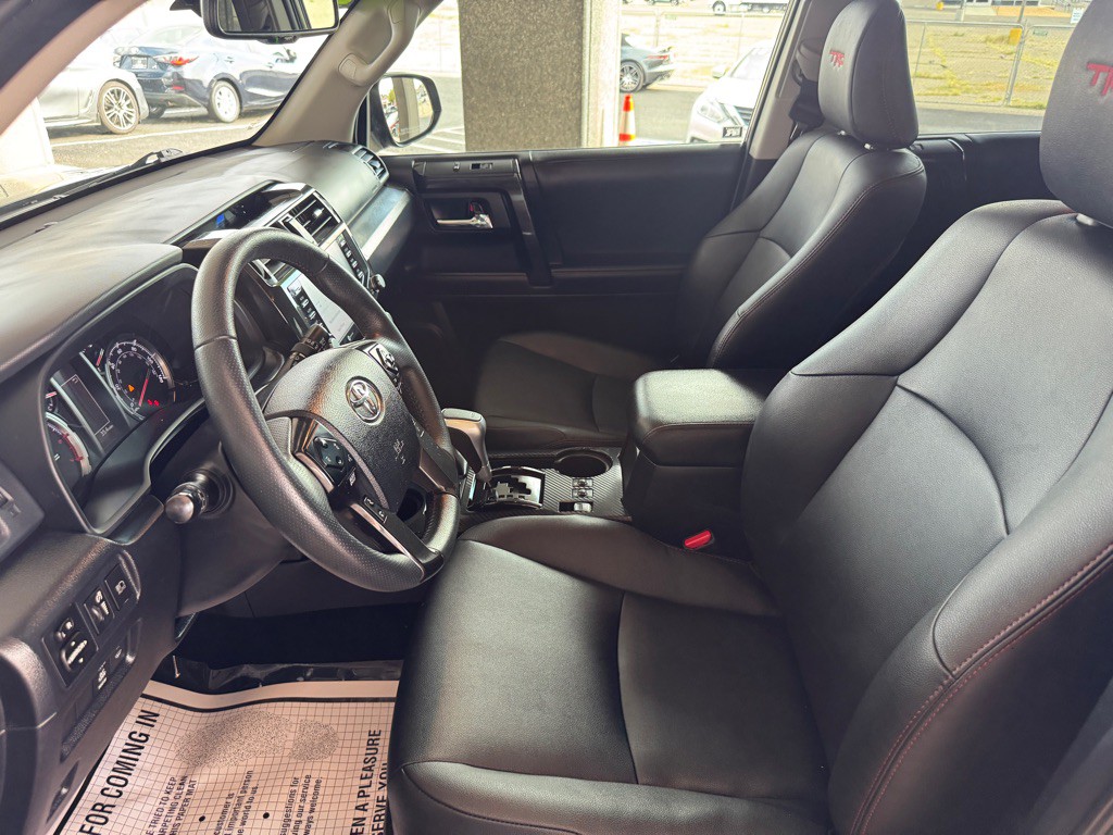 2022 Toyota 4Runner Image 6
