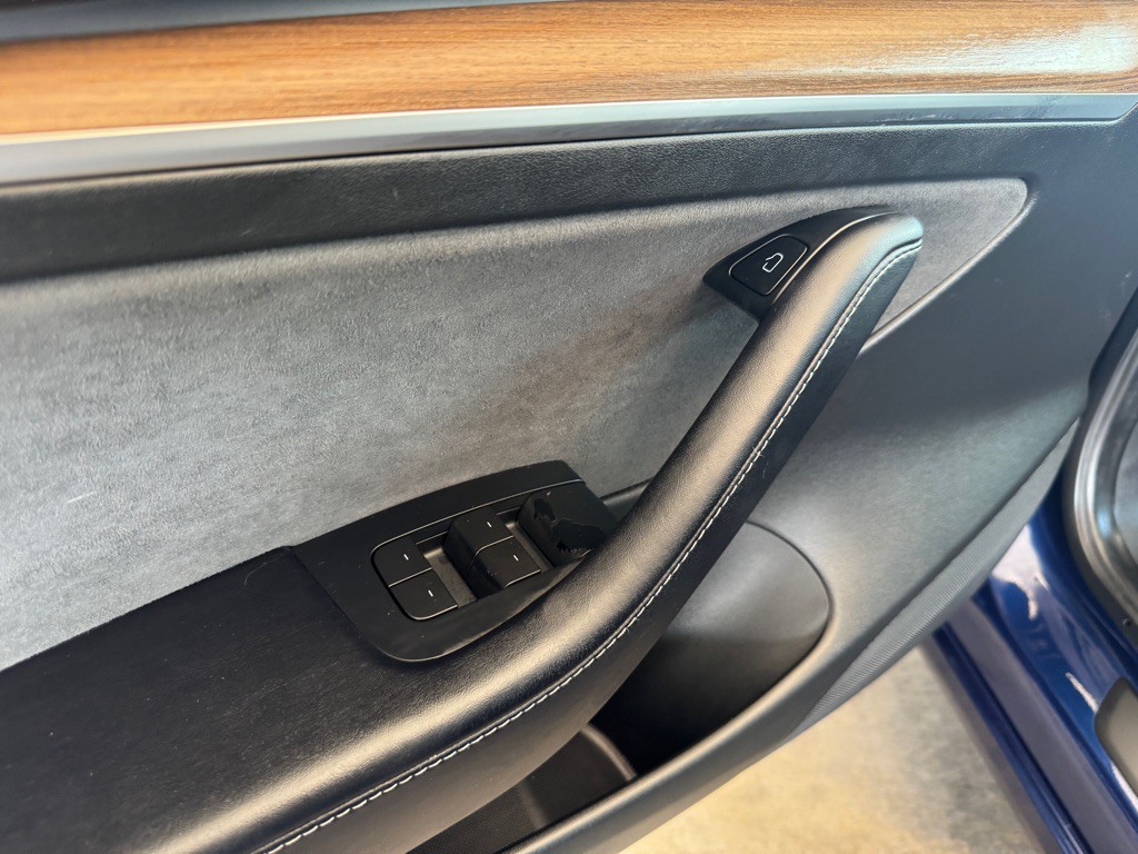 2023 Tesla Model 3 Image 5