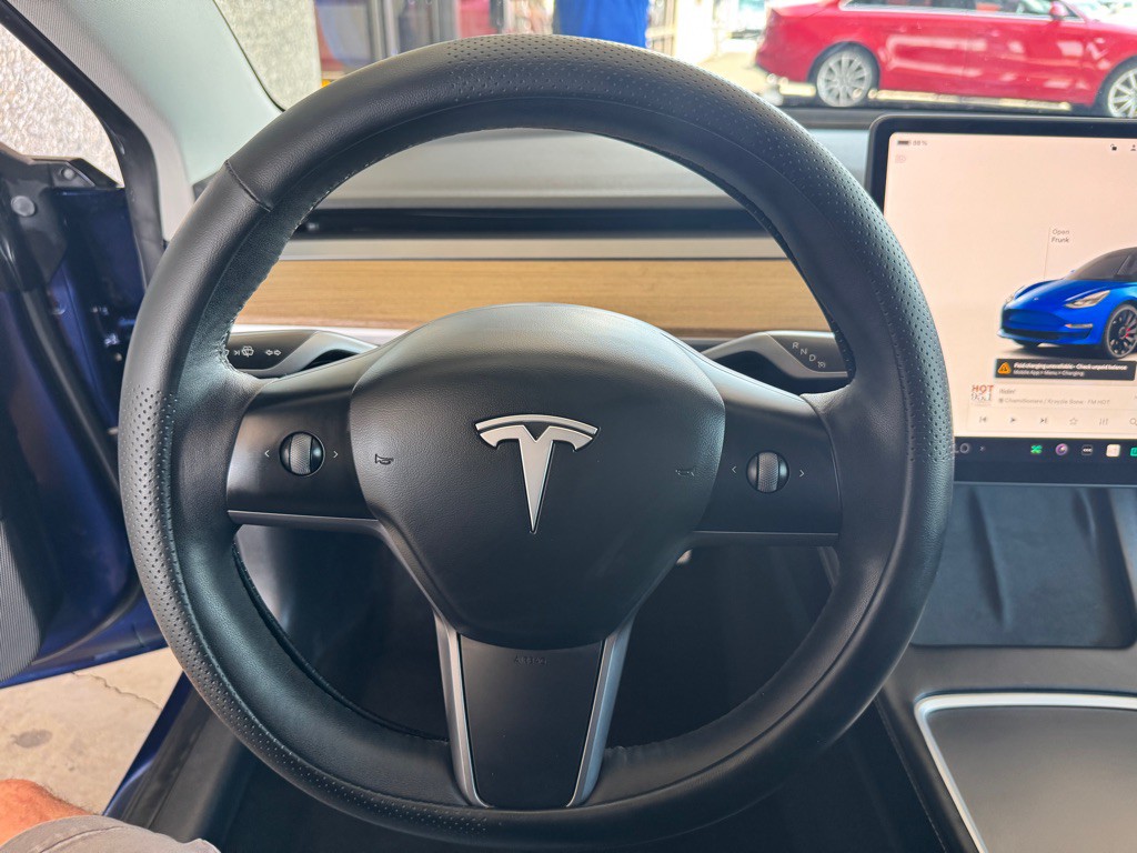 2023 Tesla Model 3 Image 9