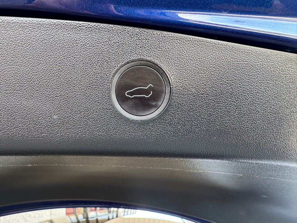 2023 Tesla Model 3 Image 17
