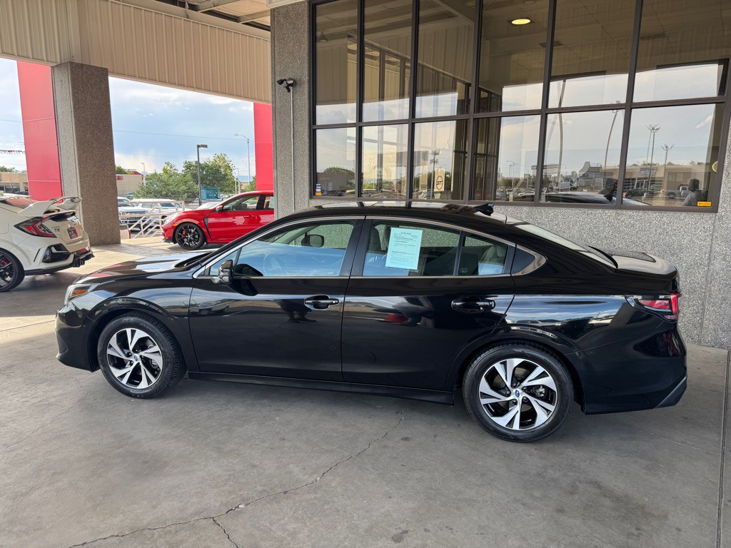 2021 Subaru Legacy Image 2