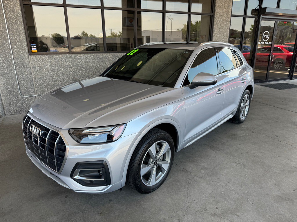2022 Audi Q5 Image 1