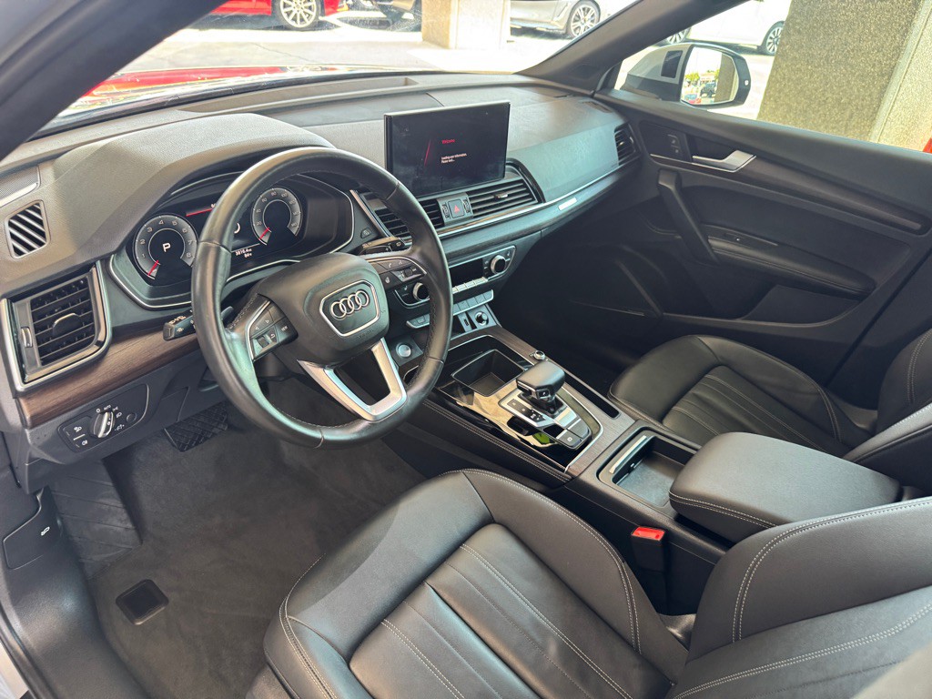 2022 Audi Q5 Image 8
