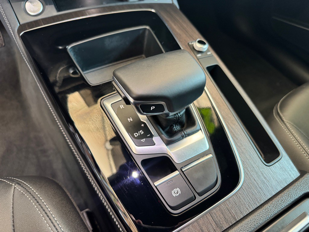2022 Audi Q5 Image 11