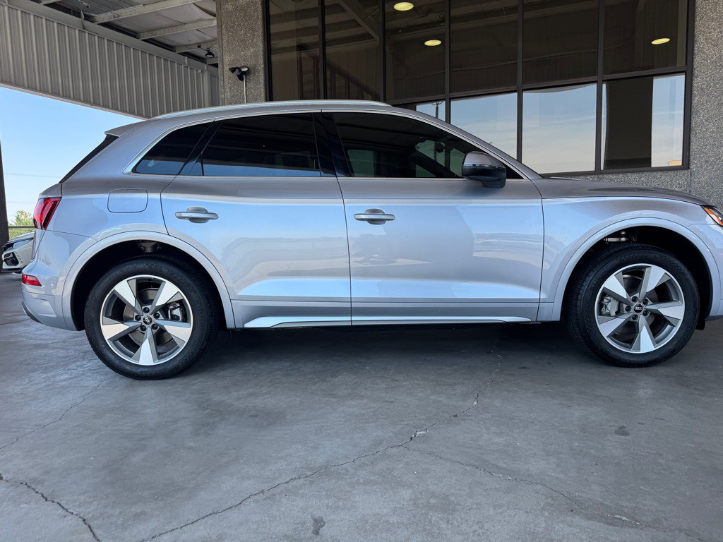 2022 Audi Q5 Image 43