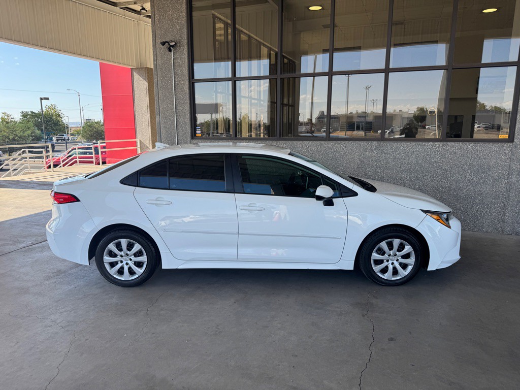 2021 Toyota Corolla Image 3