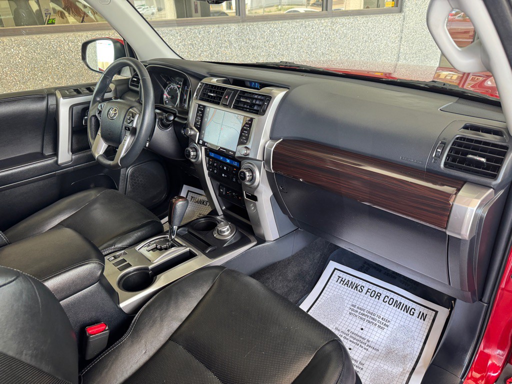 2022 Toyota 4Runner Image 25