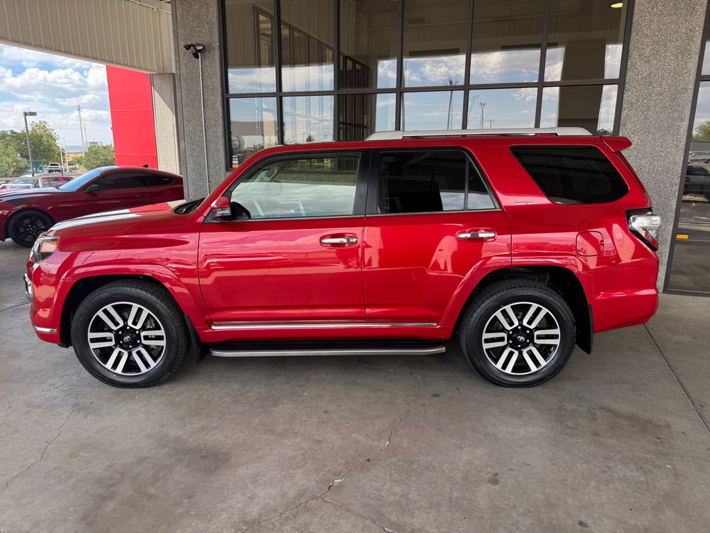 2022 Toyota 4Runner Image 34