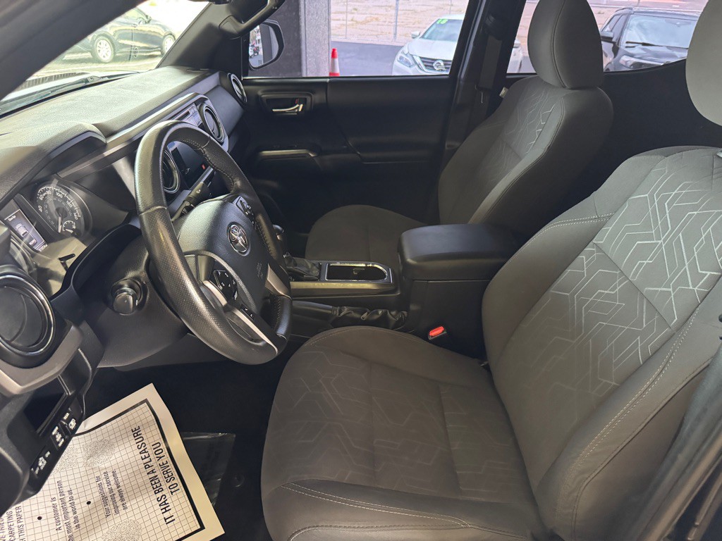 2017 Toyota Tacoma Image 7