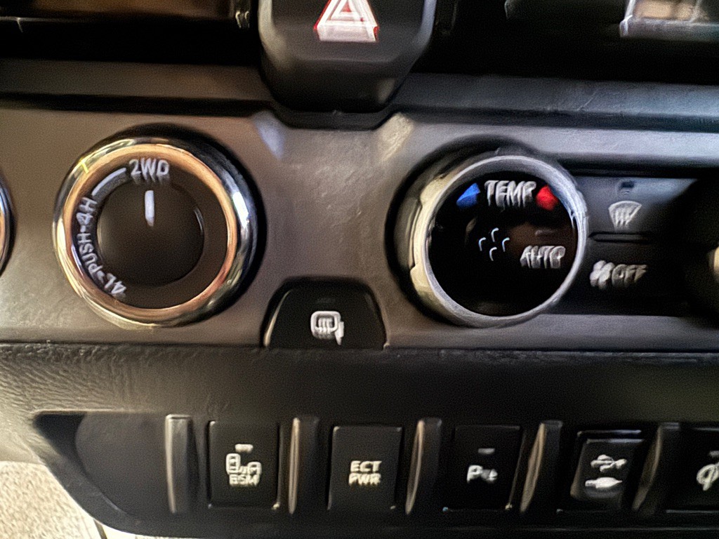 2017 Toyota Tacoma Image 13