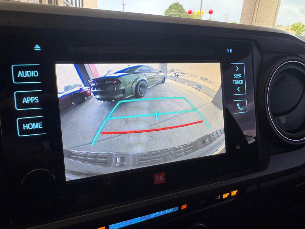 2017 Toyota Tacoma Image 16