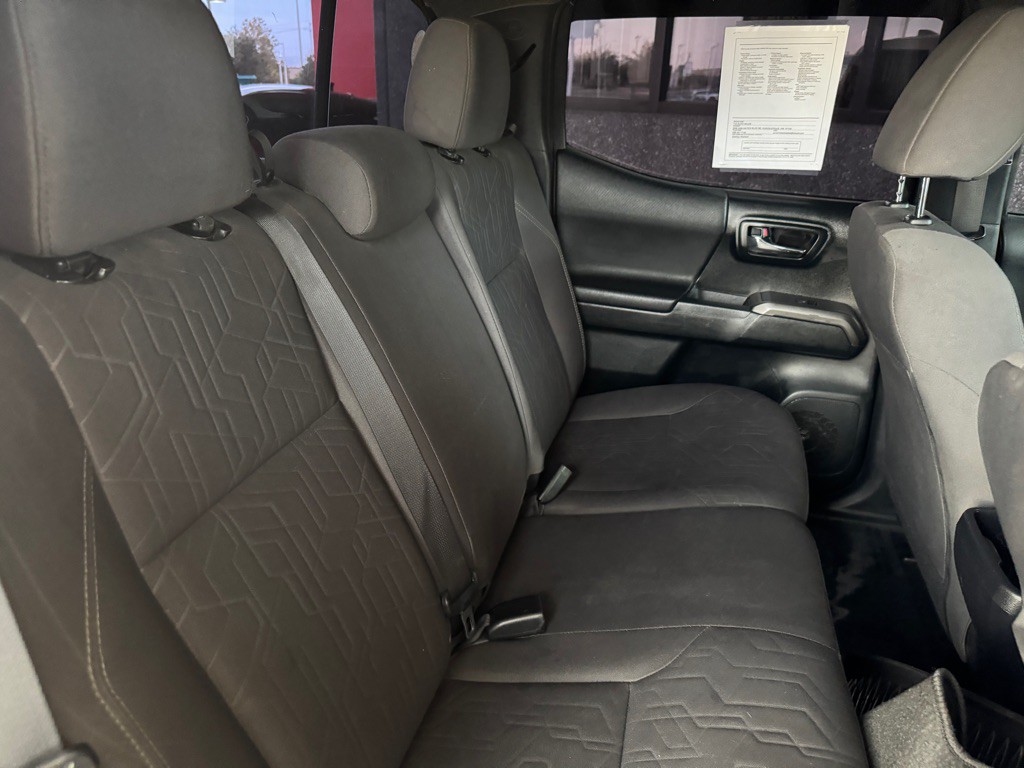 2017 Toyota Tacoma Image 19