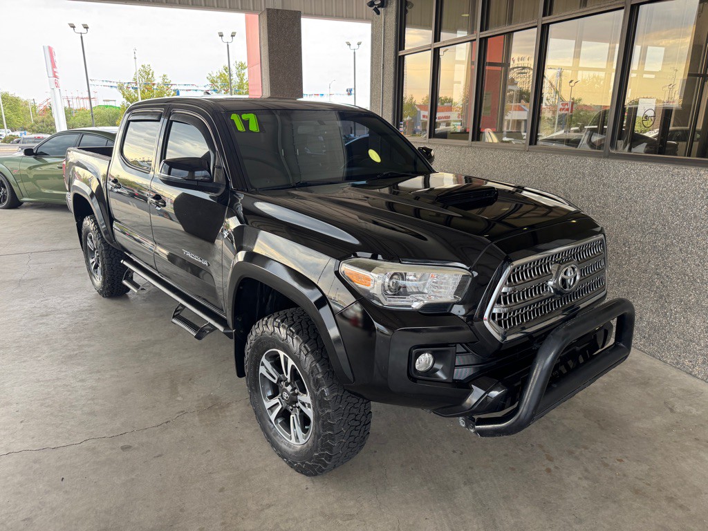 2017 Toyota Tacoma Image 39