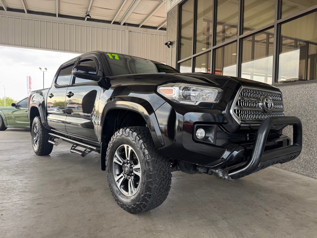 2017 Toyota Tacoma Image 40