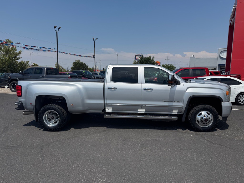 2017 GMC Sierra Image 3