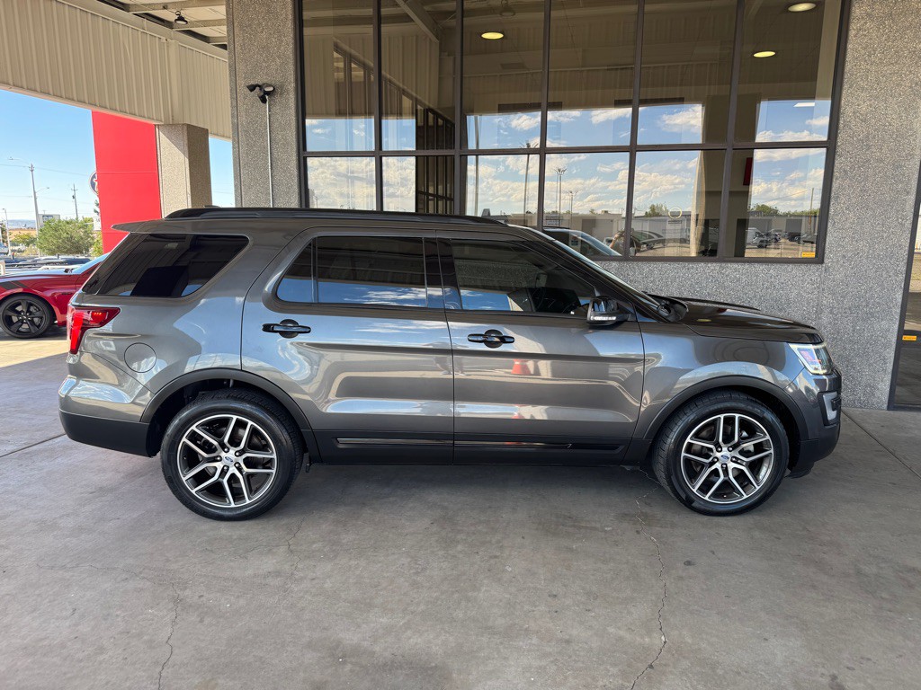 2017 Ford Explorer Image 3