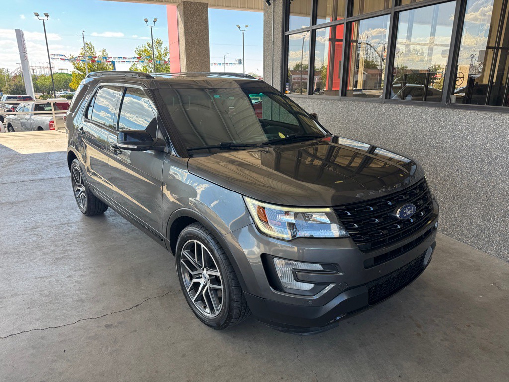 2017 Ford Explorer Image 4