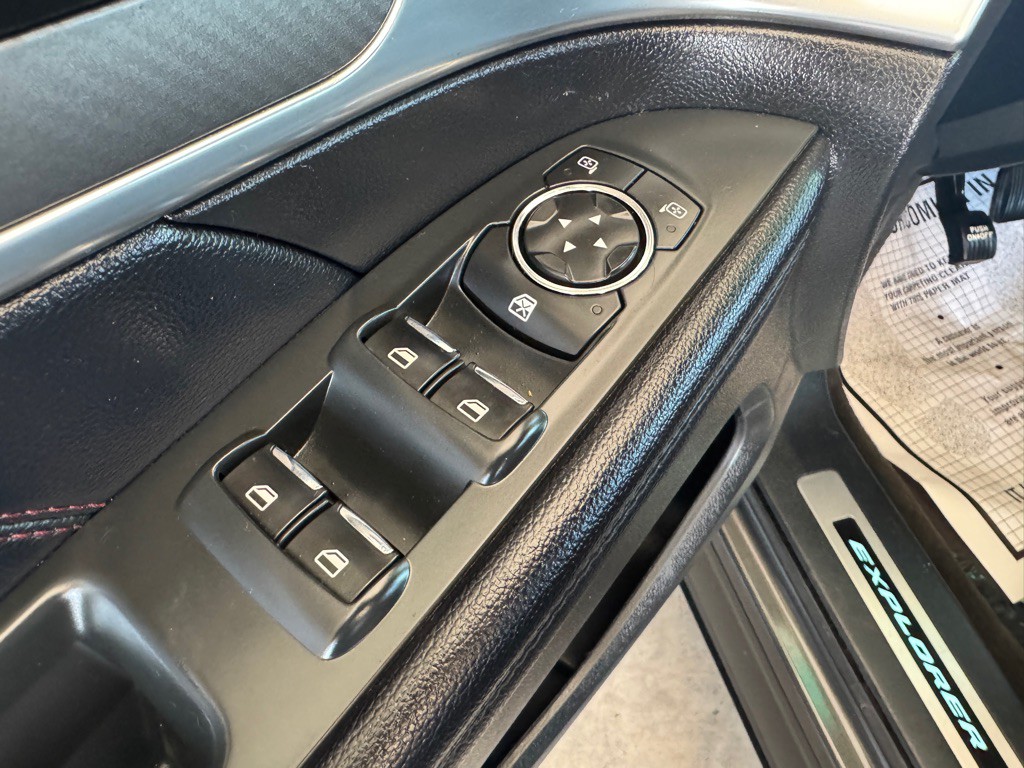 2017 Ford Explorer Image 5